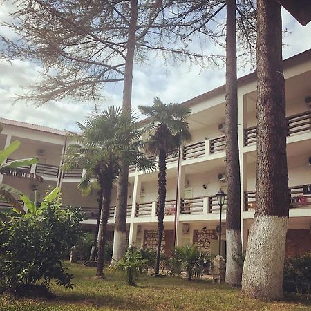 Heliopark Gora Bagrata Hotel Sukhumi Ngoại thất bức ảnh