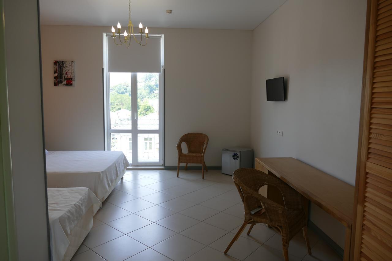 Heliopark Gora Bagrata Hotel Sukhumi Ngoại thất bức ảnh
