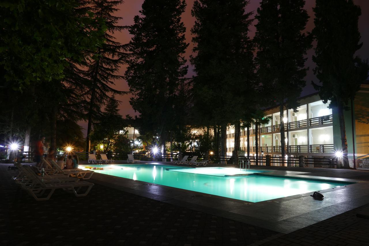 Heliopark Gora Bagrata Hotel Sukhumi Ngoại thất bức ảnh