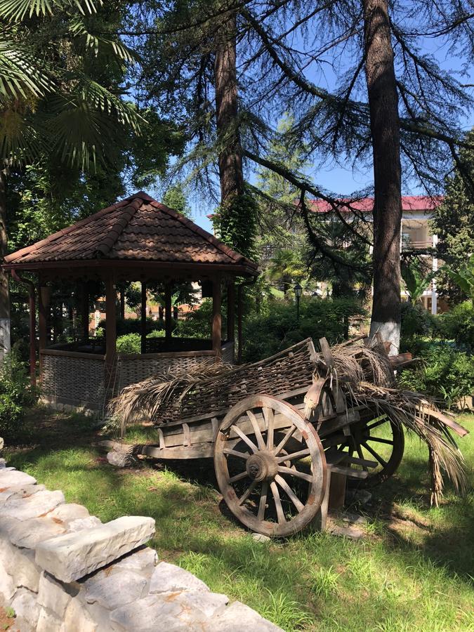 Heliopark Gora Bagrata Hotel Sukhumi Ngoại thất bức ảnh