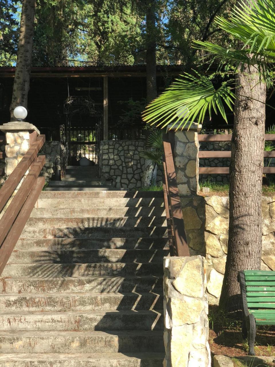 Heliopark Gora Bagrata Hotel Sukhumi Ngoại thất bức ảnh